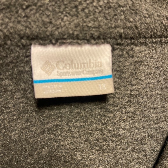 Columbia Women's Charcoal Fleece Jacket - Picture 2 of 10